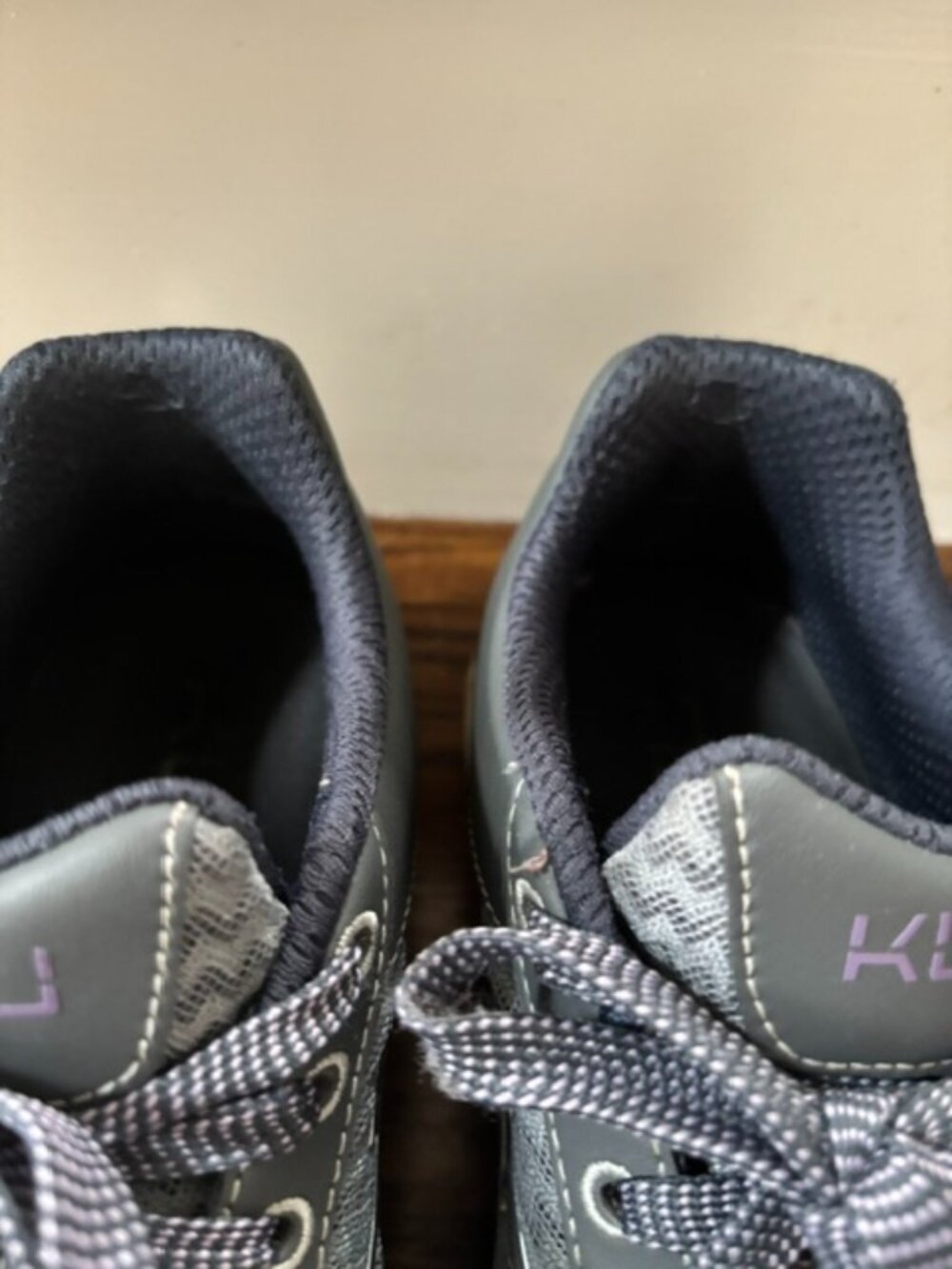 Women's Kuru Quantum Sneakers Size 8 - Picture 3 of 4